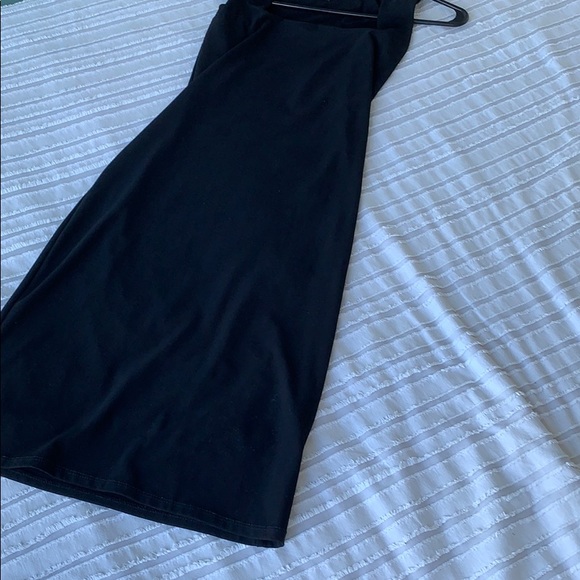 Black fitted serving dress! - Picture 3 of 3